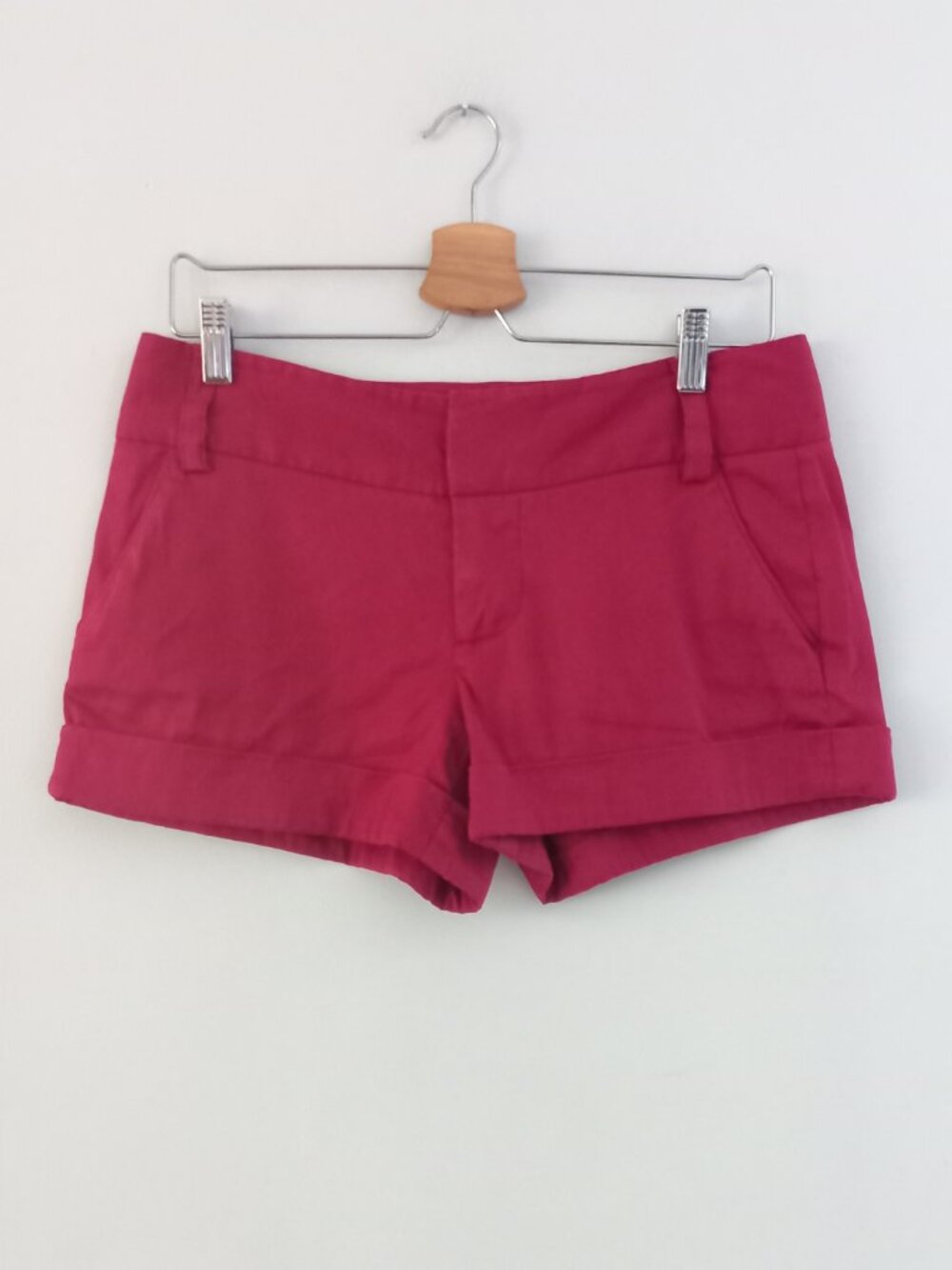 ALICE +OLIVIA raspberry red linen blend shorts